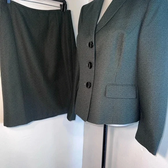 Evan Picone,10, skirt/ jacket suit olive green, micro houndstooth check, print - Picture 8 of 13